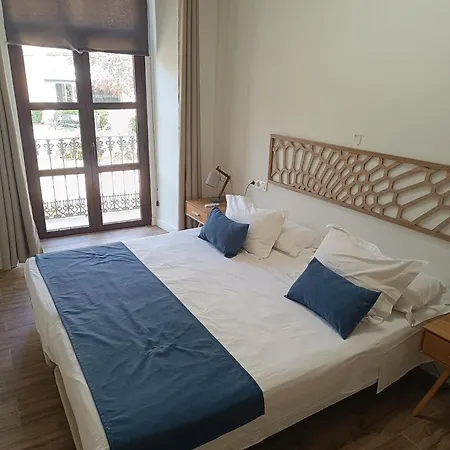 Al-qazeres Luxury La Concepcion Apartment