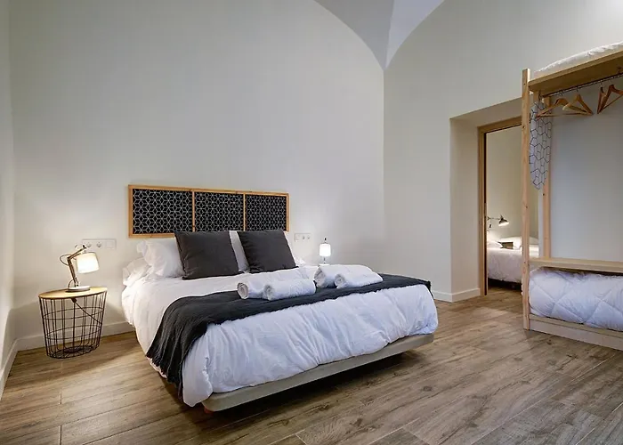 Al-qazeres Luxury La Concepcion Apartment Caceres